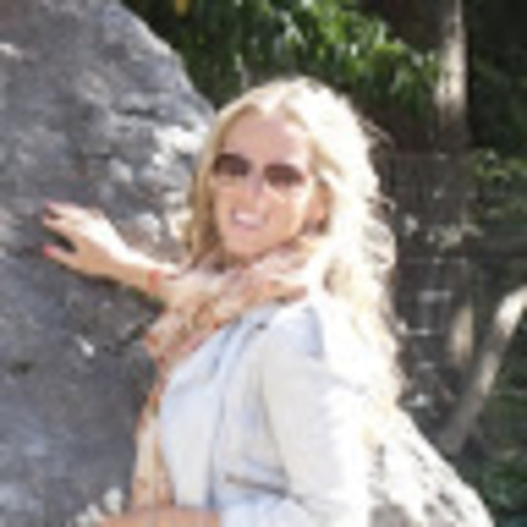 Meet your Posher, Amy - Picture 1 of 1